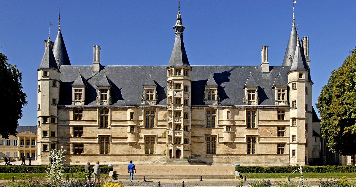 Palais Ducal de Nevers, au cœur de la France